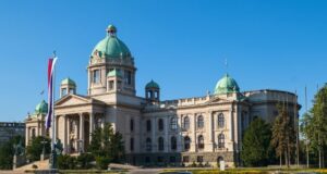 Уведомление налоговых органов при открытии счета в Сербии: что это и зачем?